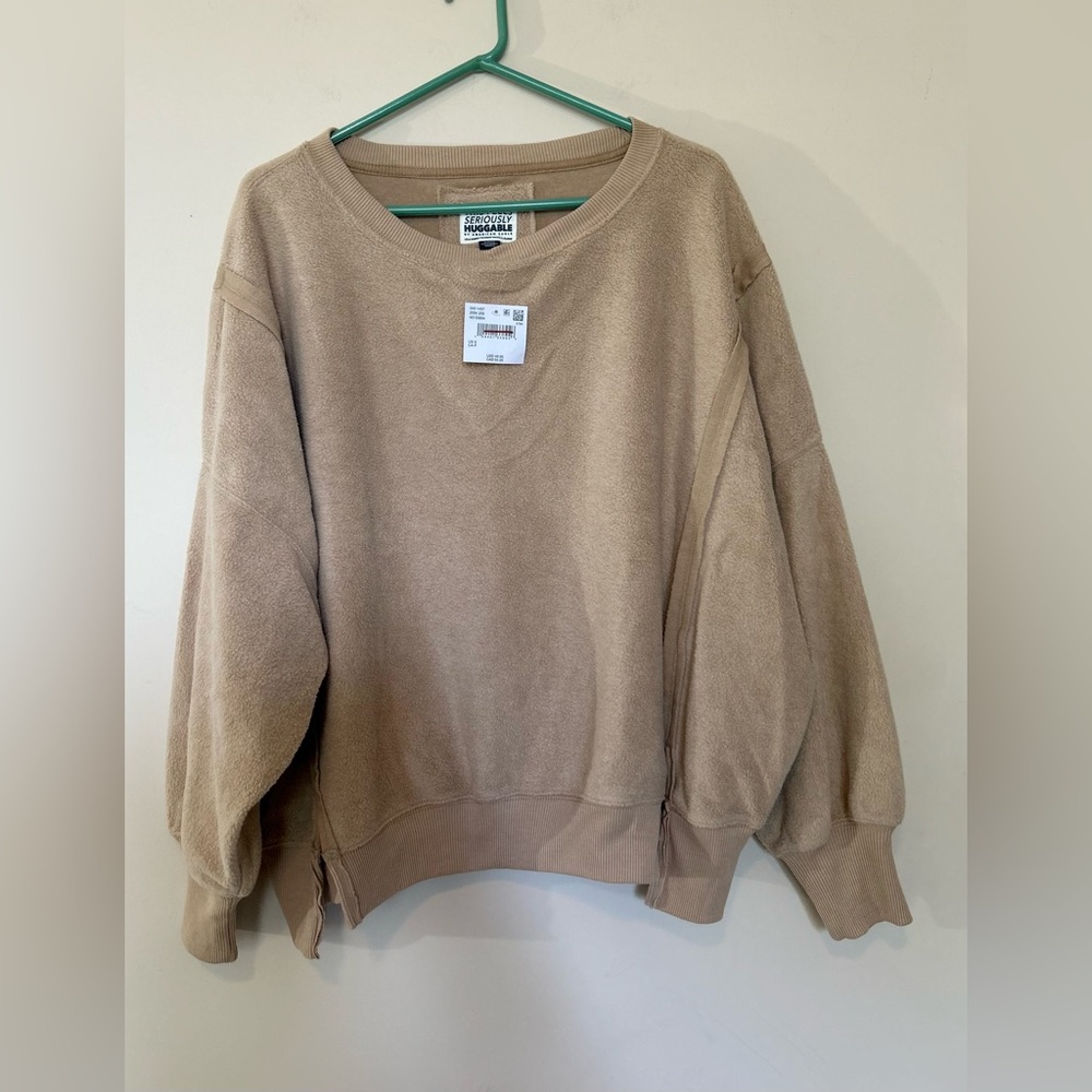 American Eagle Outfitters Women's oversized Camel Crew Neck Sweater